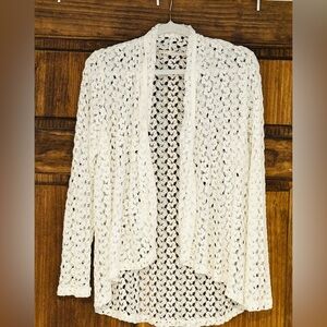 Sans Souci Lt Cream/White - Lace Crochet Look Open Top